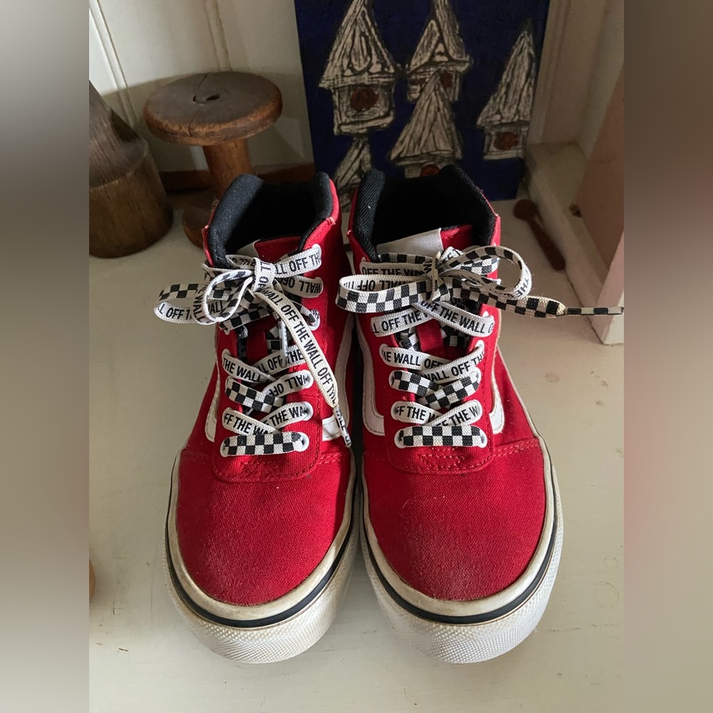 Vans - Picture 1 of 4